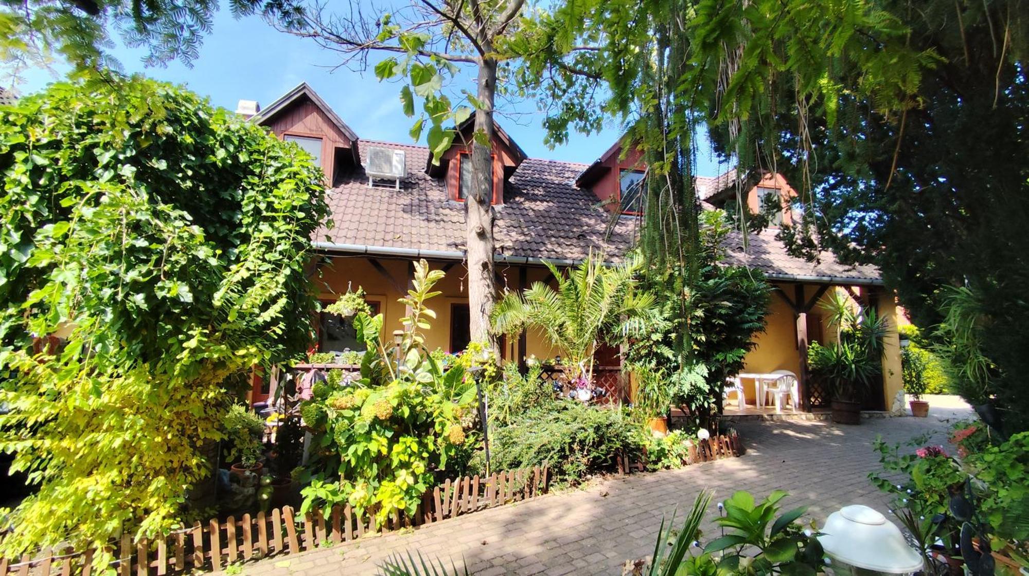 Katica Vendeghaz Apartment Siofok Exterior photo